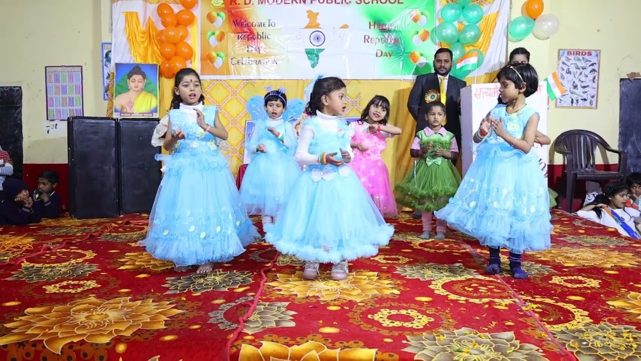 Dil hai Chota sa dance performance by LKG class