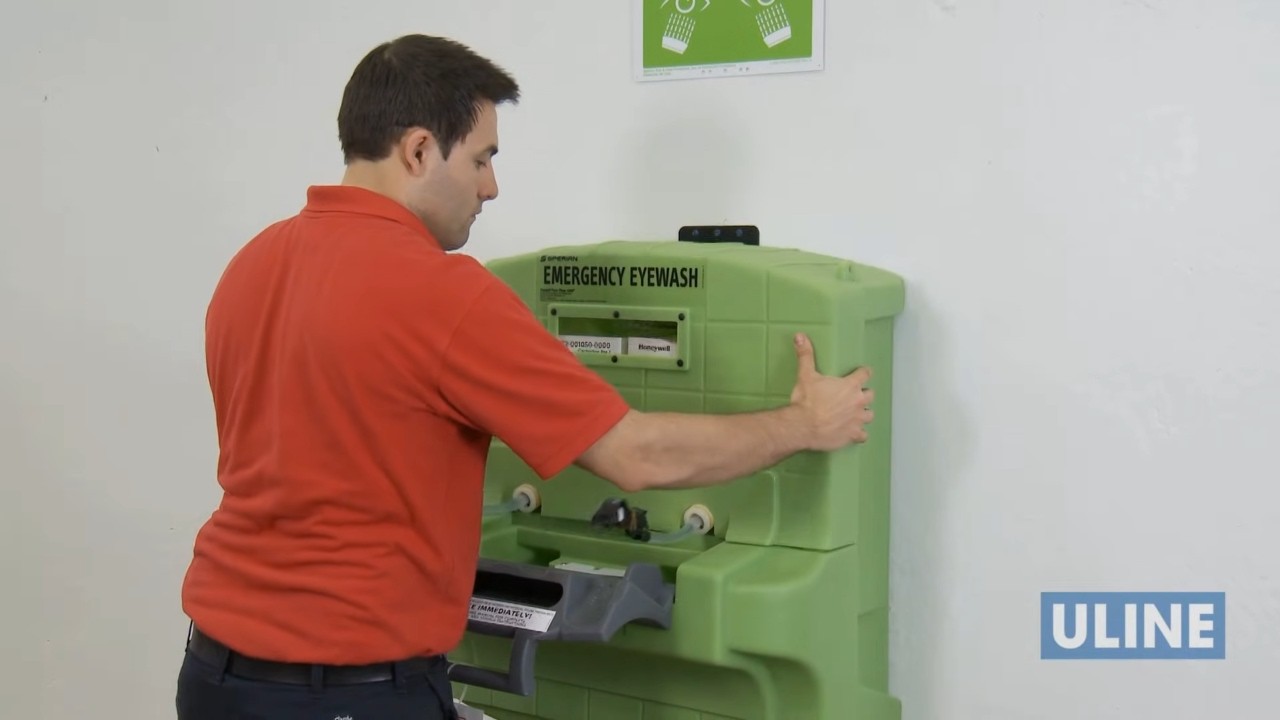 Pure Flow 1000® Eyewash Station