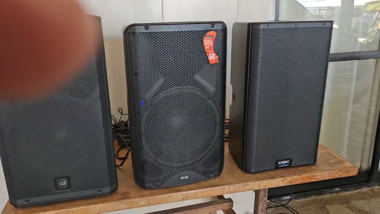 DUELO DE GIGANTES.  QSC K12.2 2000W, RCF ART-912A  e BLG BW17 1800W.