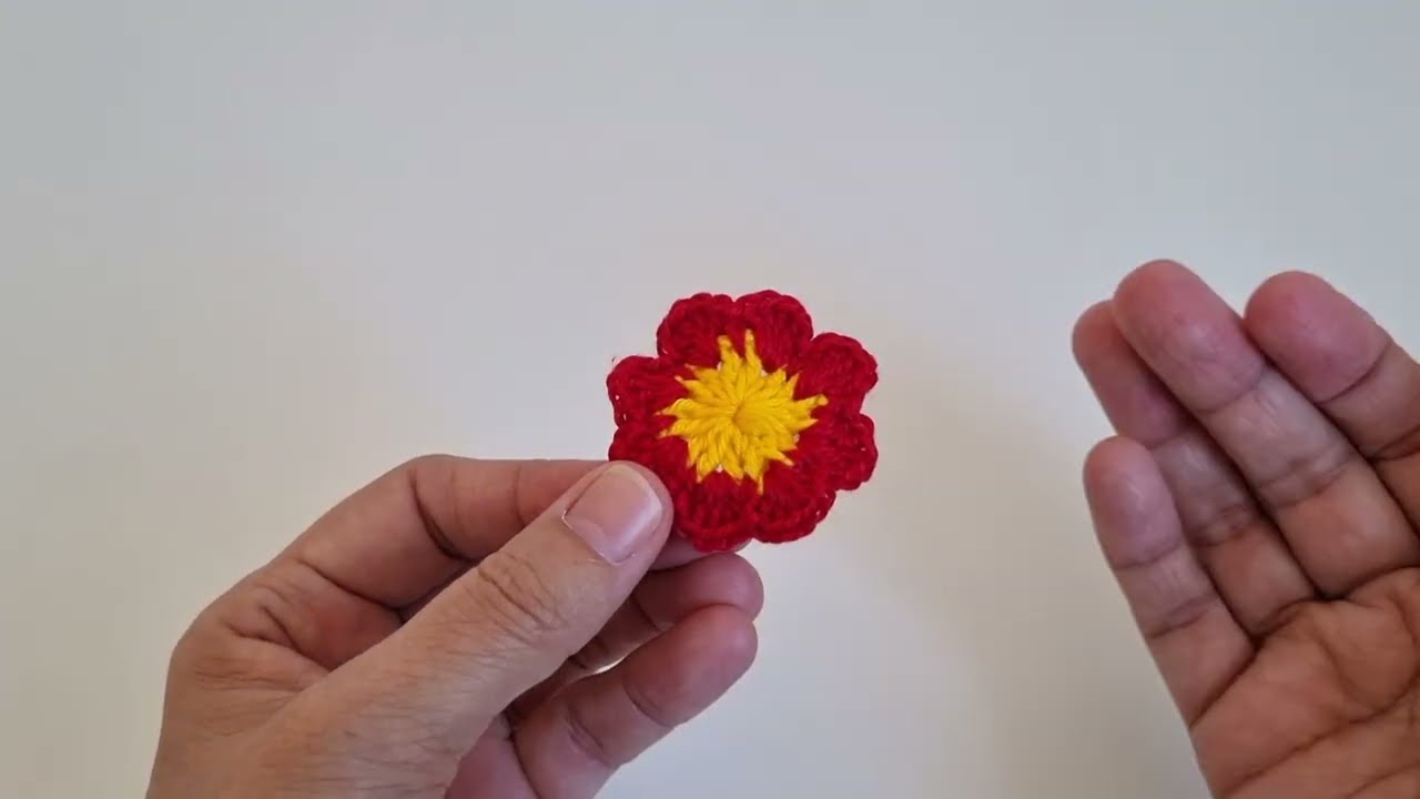 Florzinha de crochê muito fácil. 