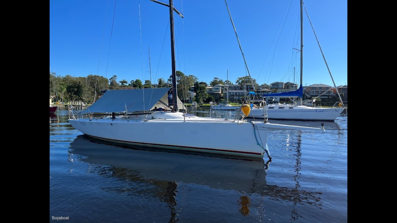Farr 30 MUMM racing yacht - Walkthrough