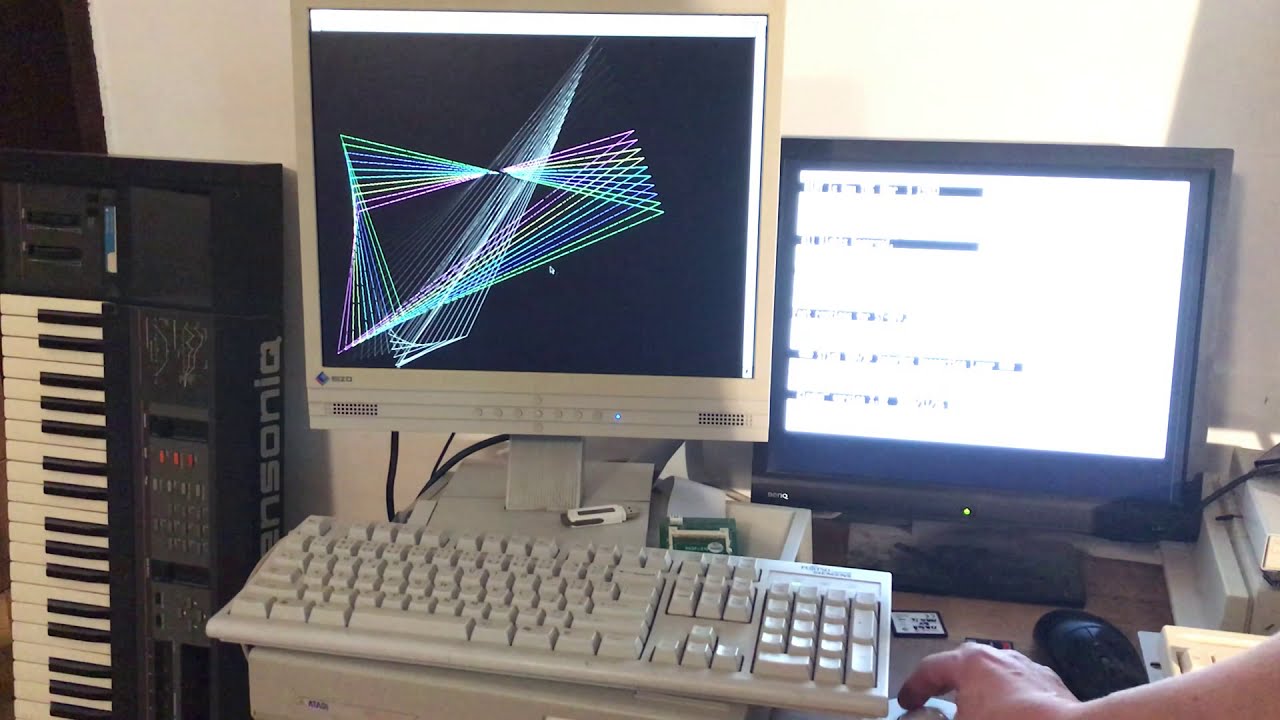 Atari Mega ST2 ET4000 Mint running