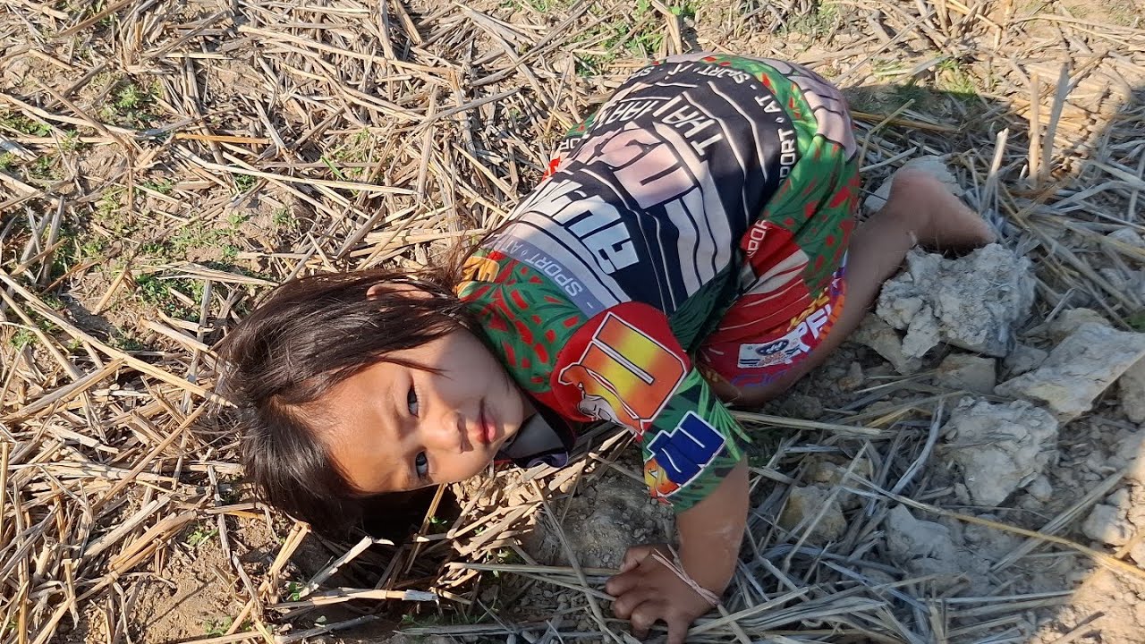น้องเอเชียวัย3ขวบหาเขียดกะเป็นหน้าสงสารมากๆ 14 กุมภาพันธ์ ค.ศ. 2026