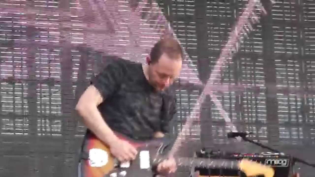 Chvrches - Tether (Corona Capital 2014)