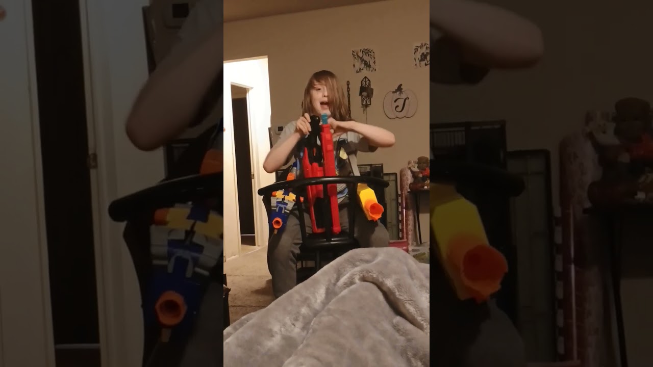 nerf tutorial...also my sister singing 🤦🏽&zwj;♀️🤦🏽&zwj;♀️ #nerf #tutorial #singing