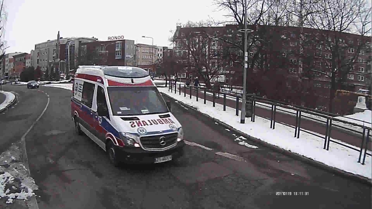 19,01,2017 Stargard Debil z BMW zajeżdża drogę