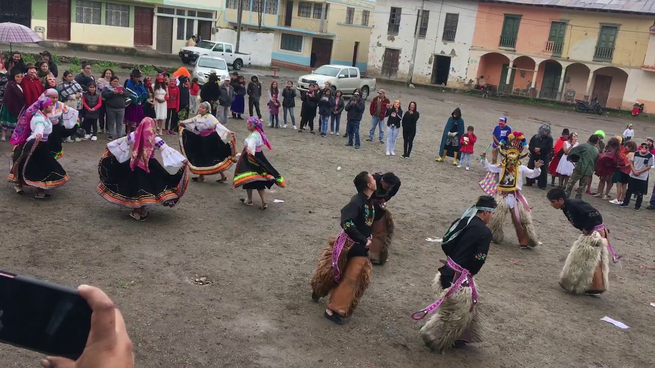Grupo de danza folklorica Guasuntos (Por la raza - Dos lunas)