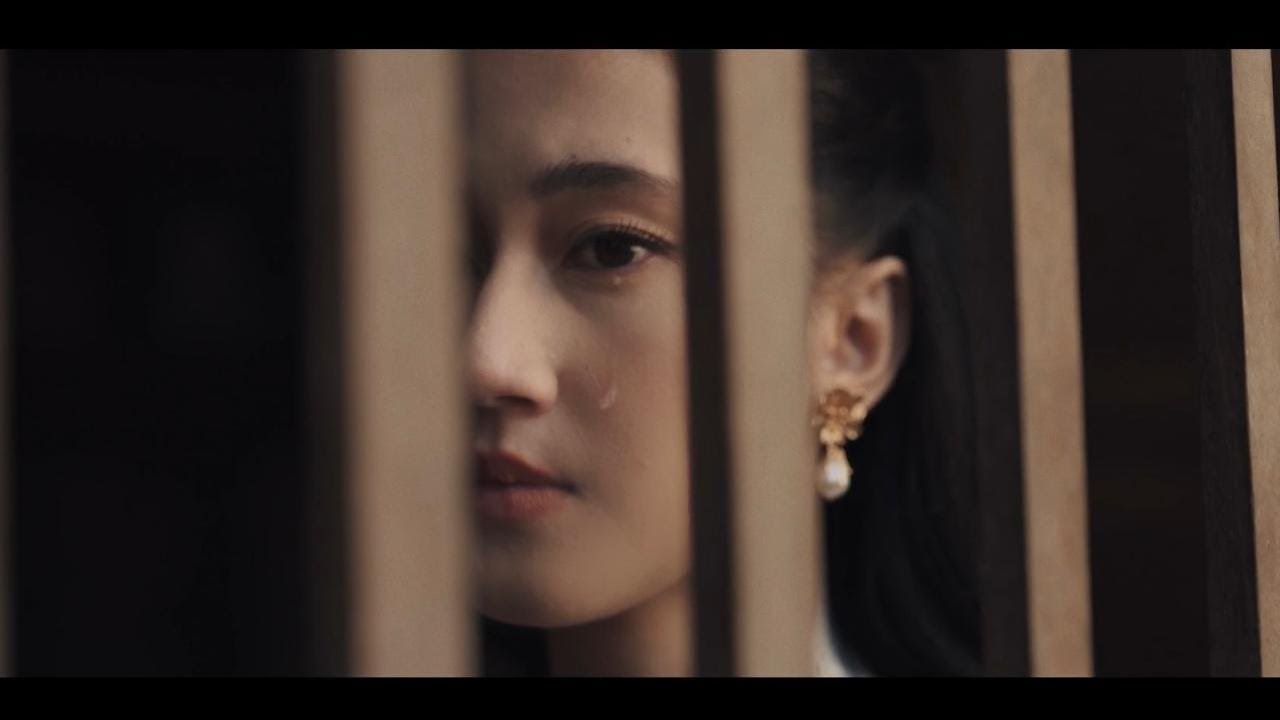Keisya Levronka - Bahagia Tanpaku (Official Music Video)