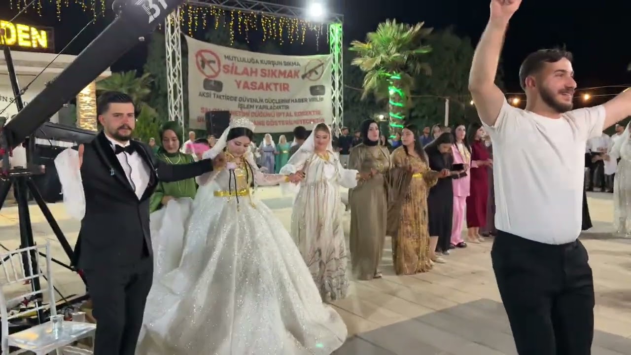 Ferhat Pusat Düğünü part 2 ( Grup Welat Silopi)