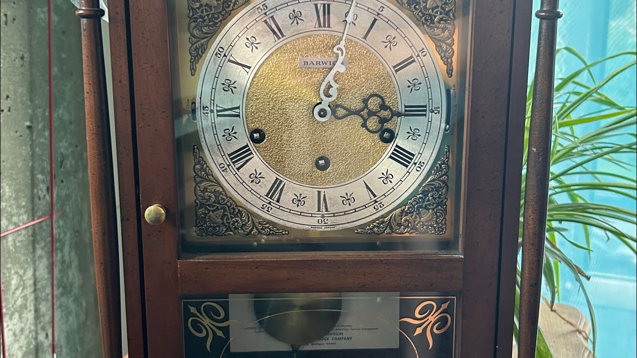 1980s Howard Miller Barwick No. 4993 Westminster, Whittington & Winchester Chimes Shelf Clock