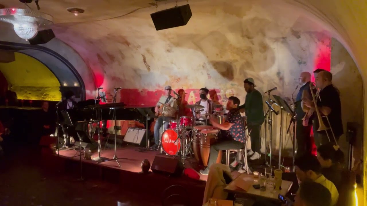 Gabriel Globus-Hoenich [CONGA SOLO] with People of Earth