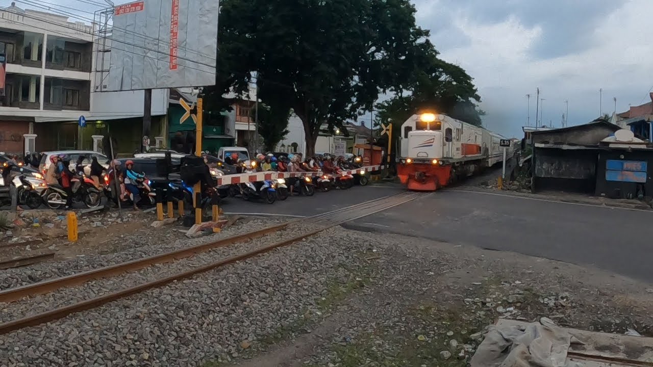 Perlintasan Sepur Palang Joglo Kota Solo