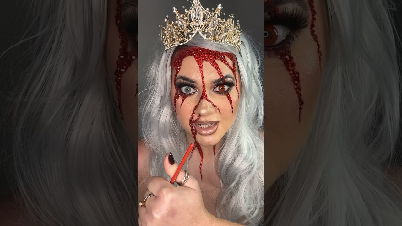 PROM QUEEN 💋🔪  #halloweenlooks #rhinestonemakeup #transition IB @emilytembymakeup