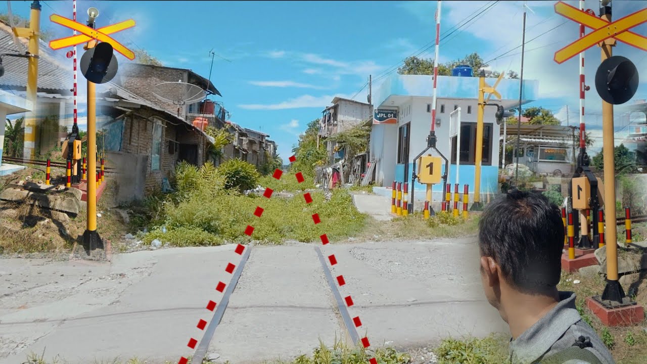 Palang Pintu Kereta Api Terbengkalai Perlintasan KA Krenceng - Ciganding 