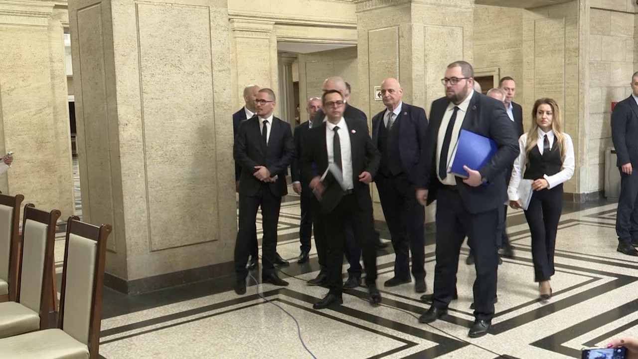 МЕЧ се регистрира за изборите, Радостин Василев още е в Дубай