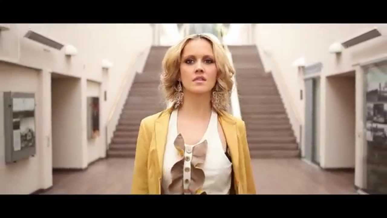 Mariela Pokka - Going out Collection - luxury fashion from reindeer leather