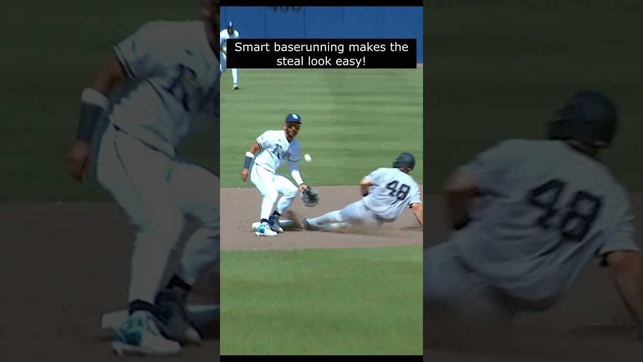 Paul Goldschmidt Steals a Base with a 25-Foot Jump | Smart Baserunning! #yankees #mlbshorts