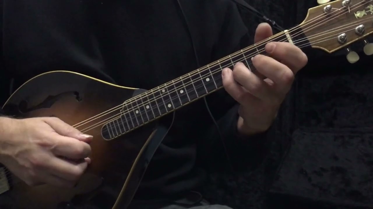 Rachenitsa (Bulgarian folk song) mandolin cover