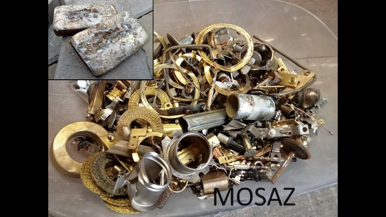 (25.)  Tavení mosazné drobotiny. Brass smelting.