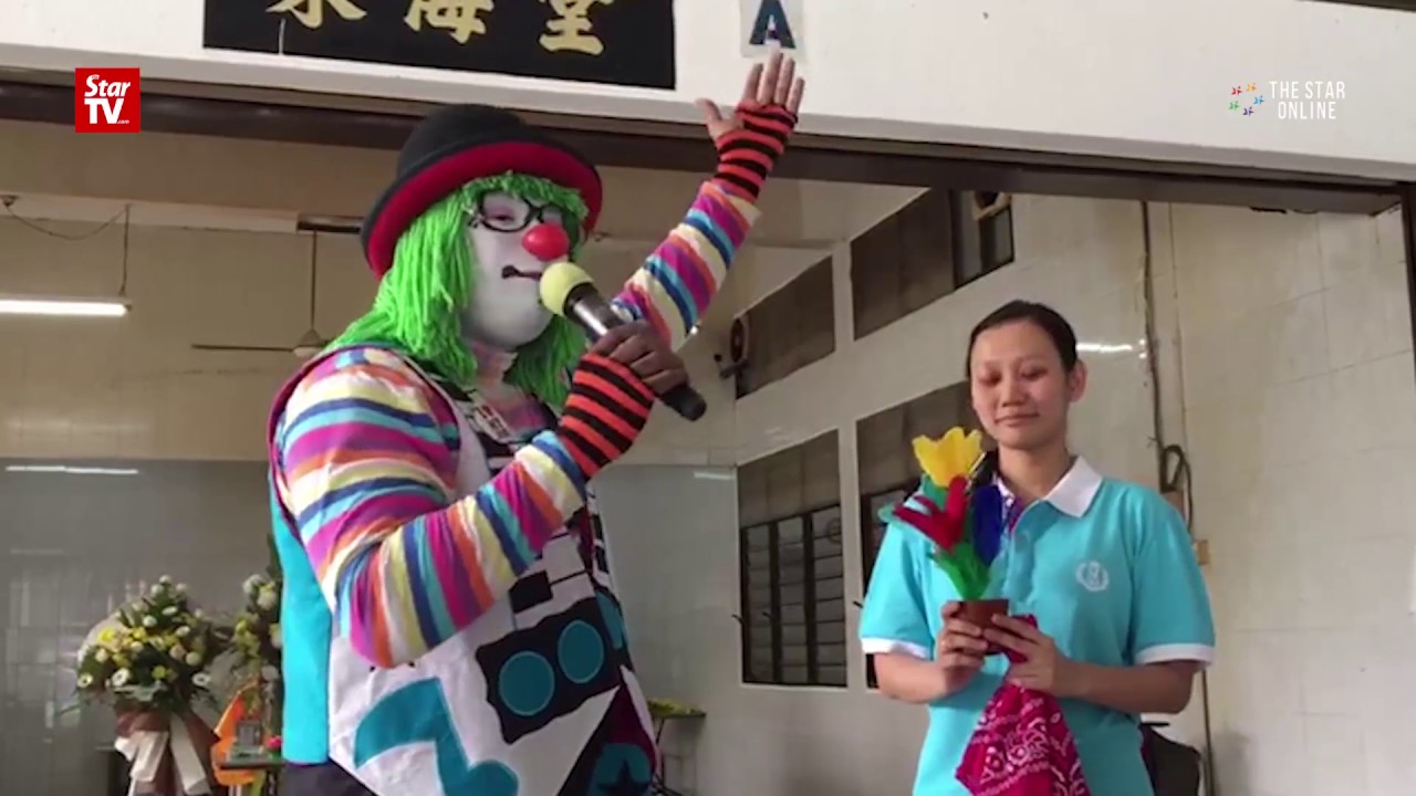 Penang shooting victim gets clown send-off