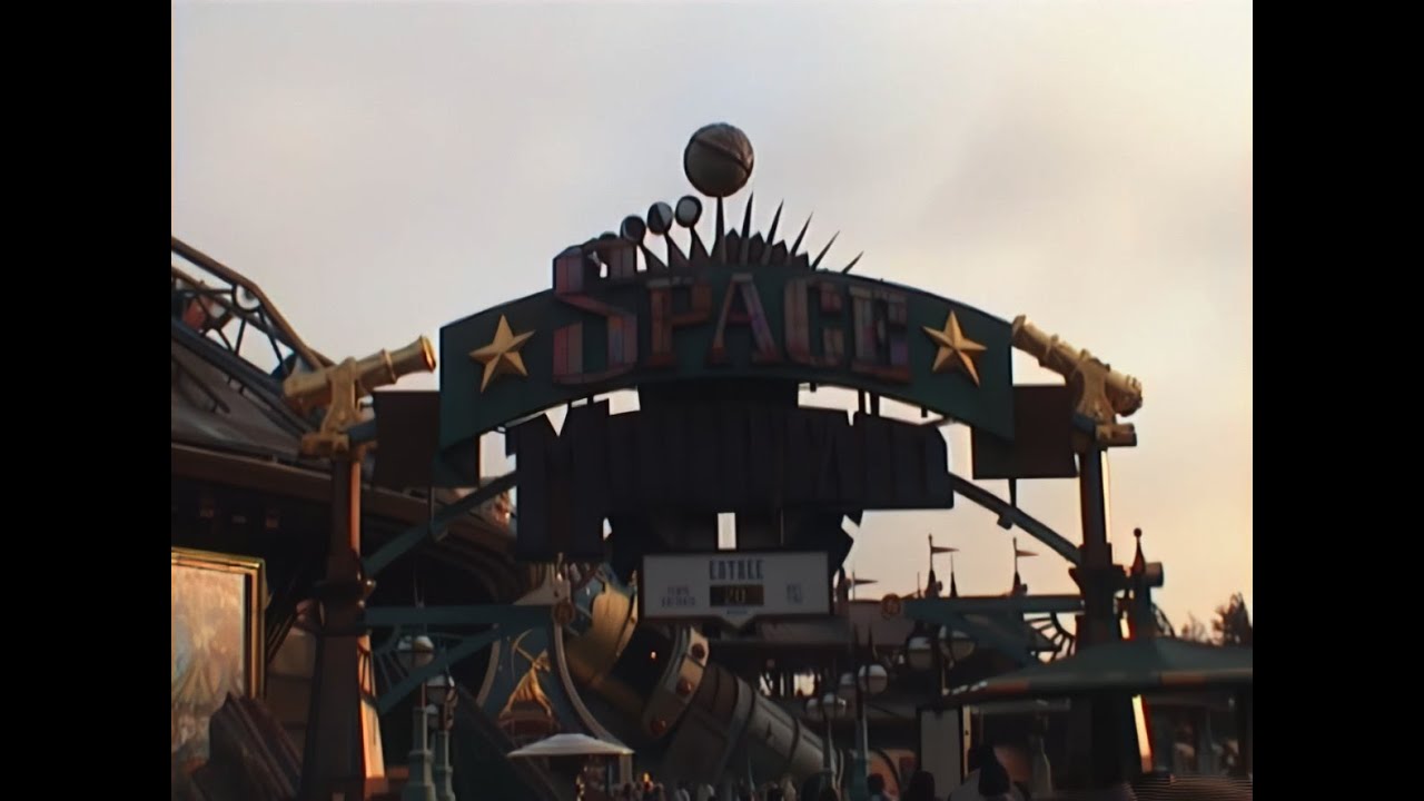 Space Mountain - De la Terre à la Lune (Upscaled 1080P HD)