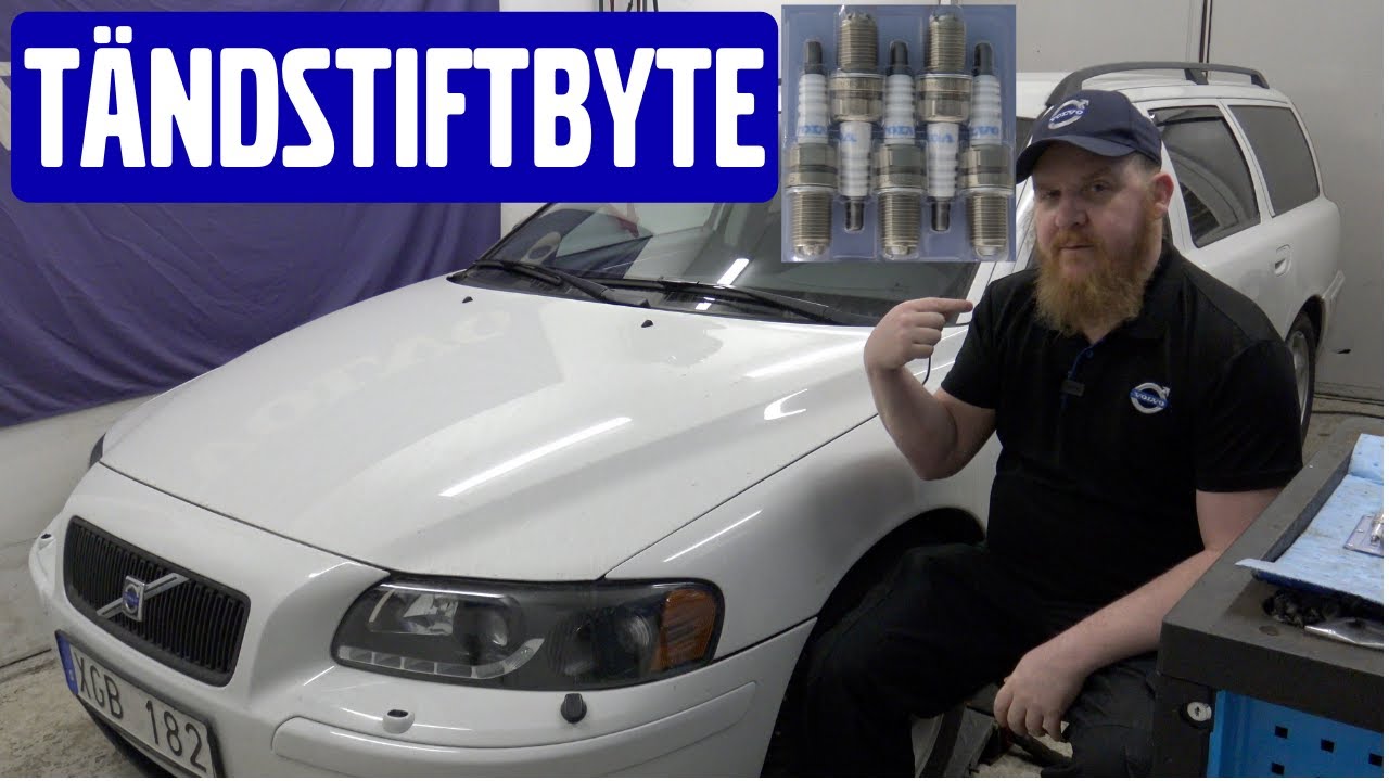 Byter tändstift på Volvo V70, samma på alla 5 cylinders.
