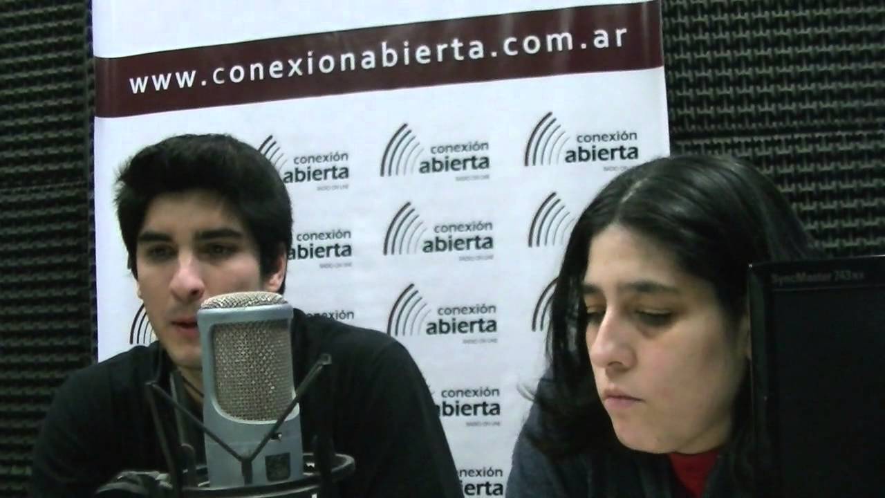 Fabi&aacute;n Matus(Hijo de Mercedes Sosa) acompa&ntilde;ado por sus hijos en NoticiasdiaxdiaRadio Parte 1