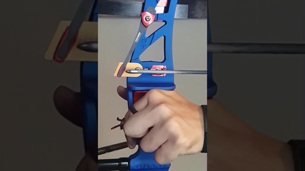 Slow Motion Recurve Arrow launch through Clicker