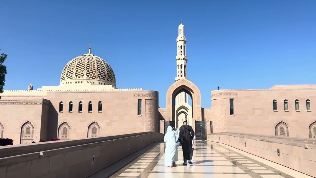 Top Tourist Places in Muscat Oman | Sultan Qaboos Grand Mosque, Muttrah Fort & Royal Opera House