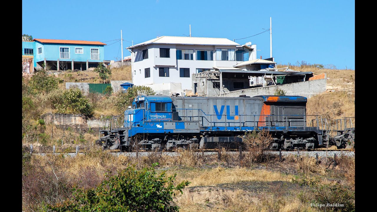 Trem vazio em Itumirim - Rota do Calcário