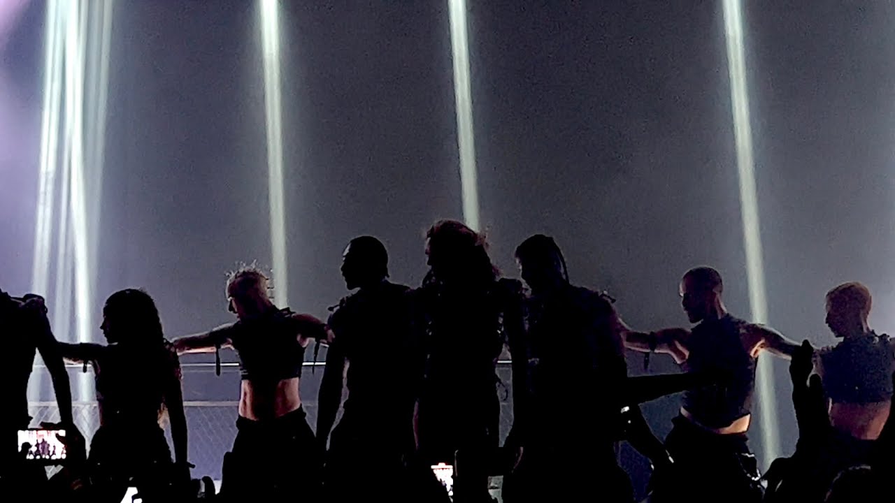 Pabllo Vittar - AMEIANOITE/Follow Me/Descontrolada/Problema Seu/Buzina/Zap Zum (Noitada Tour)