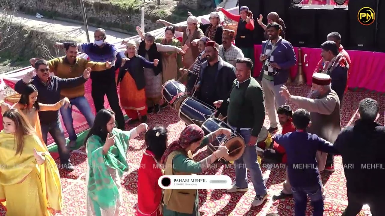 कोटखाई शादी में पहाड़ी बाजे पर झूमते लोग,kotkhai wedding dance,kotkhai nati,pahadi dance,pahari nati