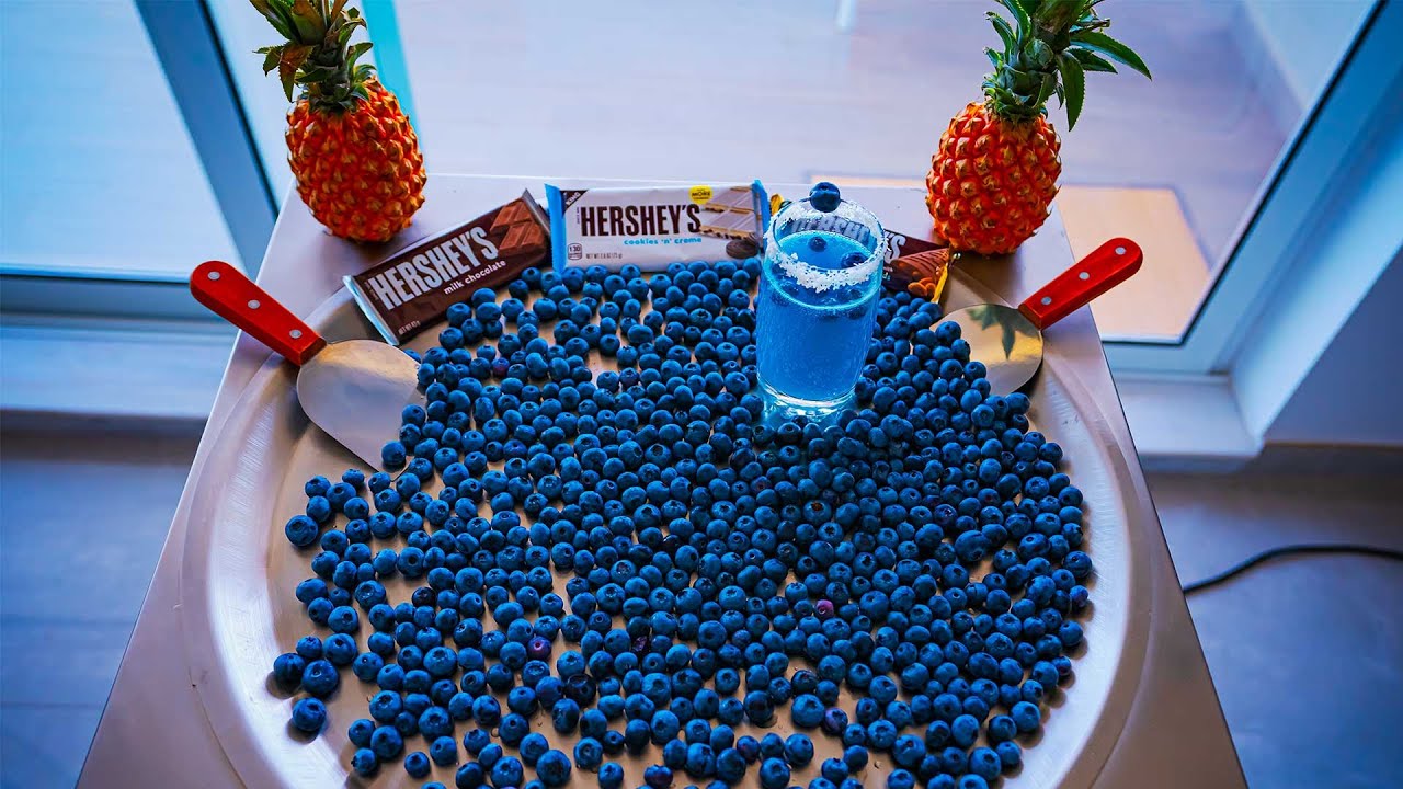 Blueberry Hershey's - Ice Cream Rolls at the Beach| Street Food ASMR