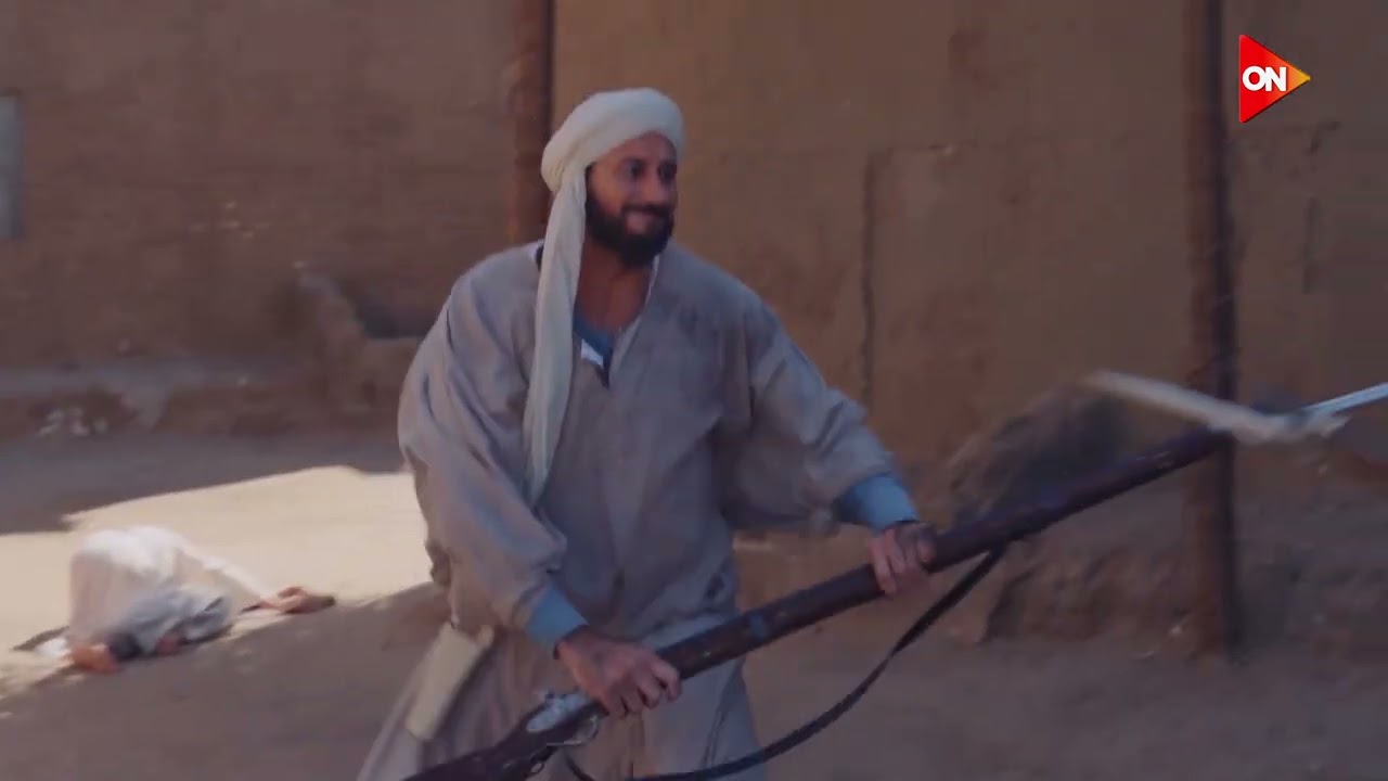 الفرنسيين حاصروا البلد.. وحامد والمقاومة ضربوهم وخلوهم يجروا زي الفئران #سره_الباتع