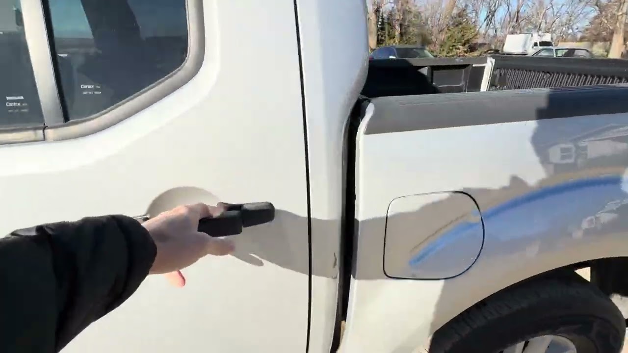 17 Nissan Frontier SV