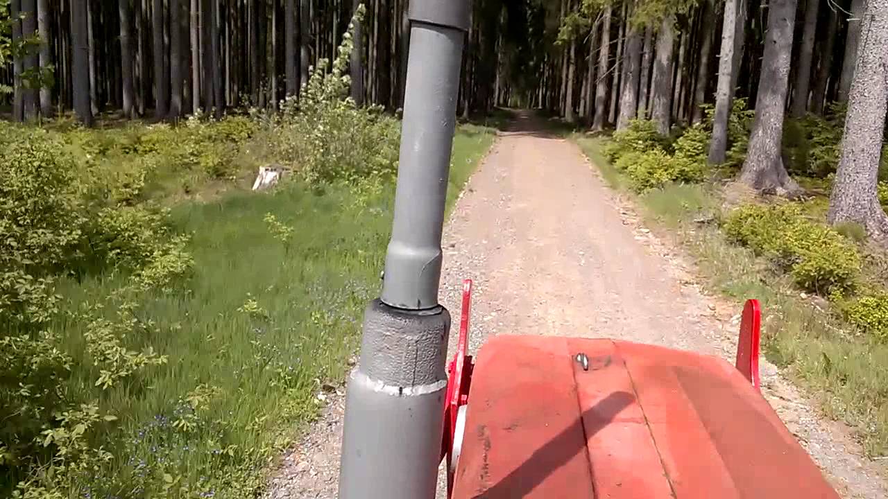 Massey Ferguson 135 - MF 135 - Arbeitstier wird zur Holzernte gebracht