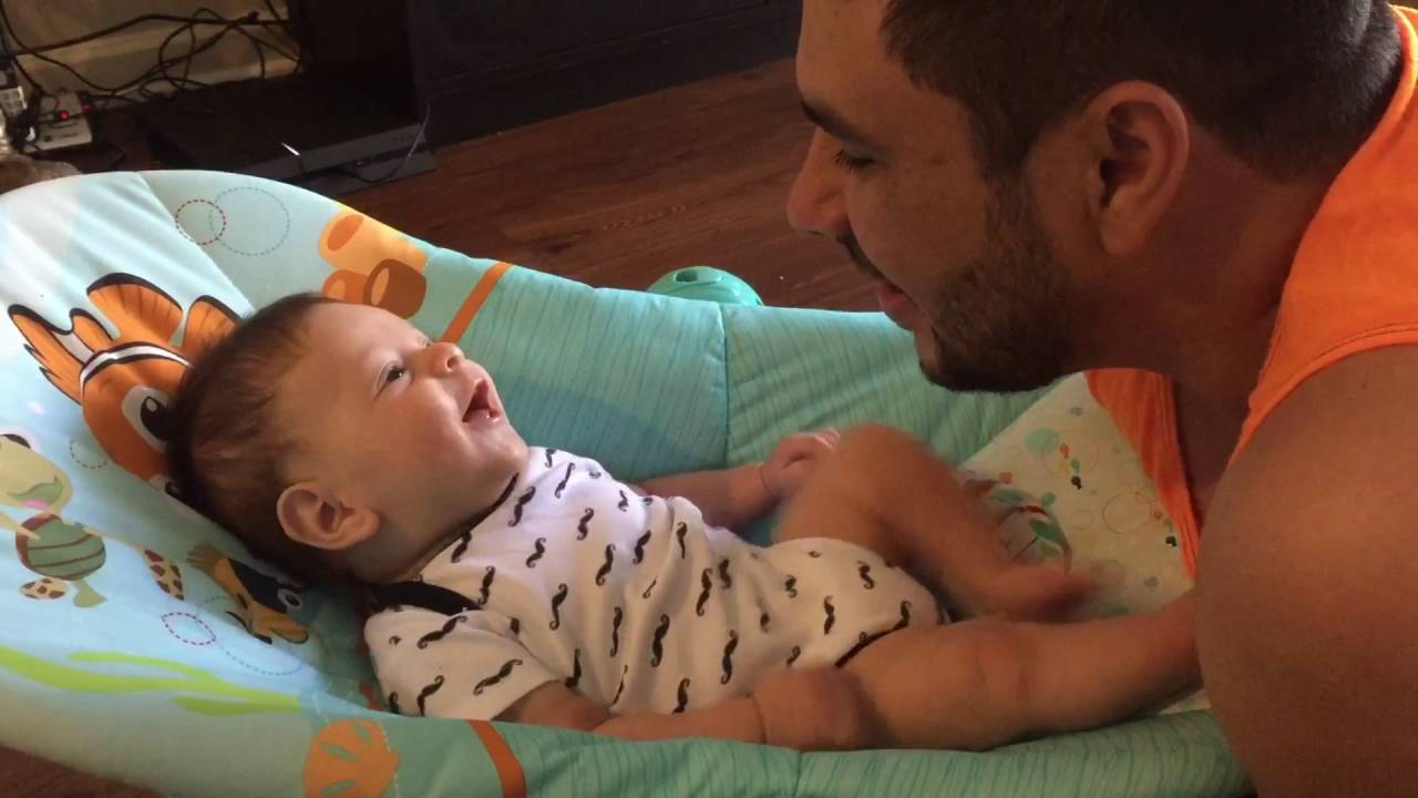 Mi bebe hablando con el papa 15 de Mayo 2016