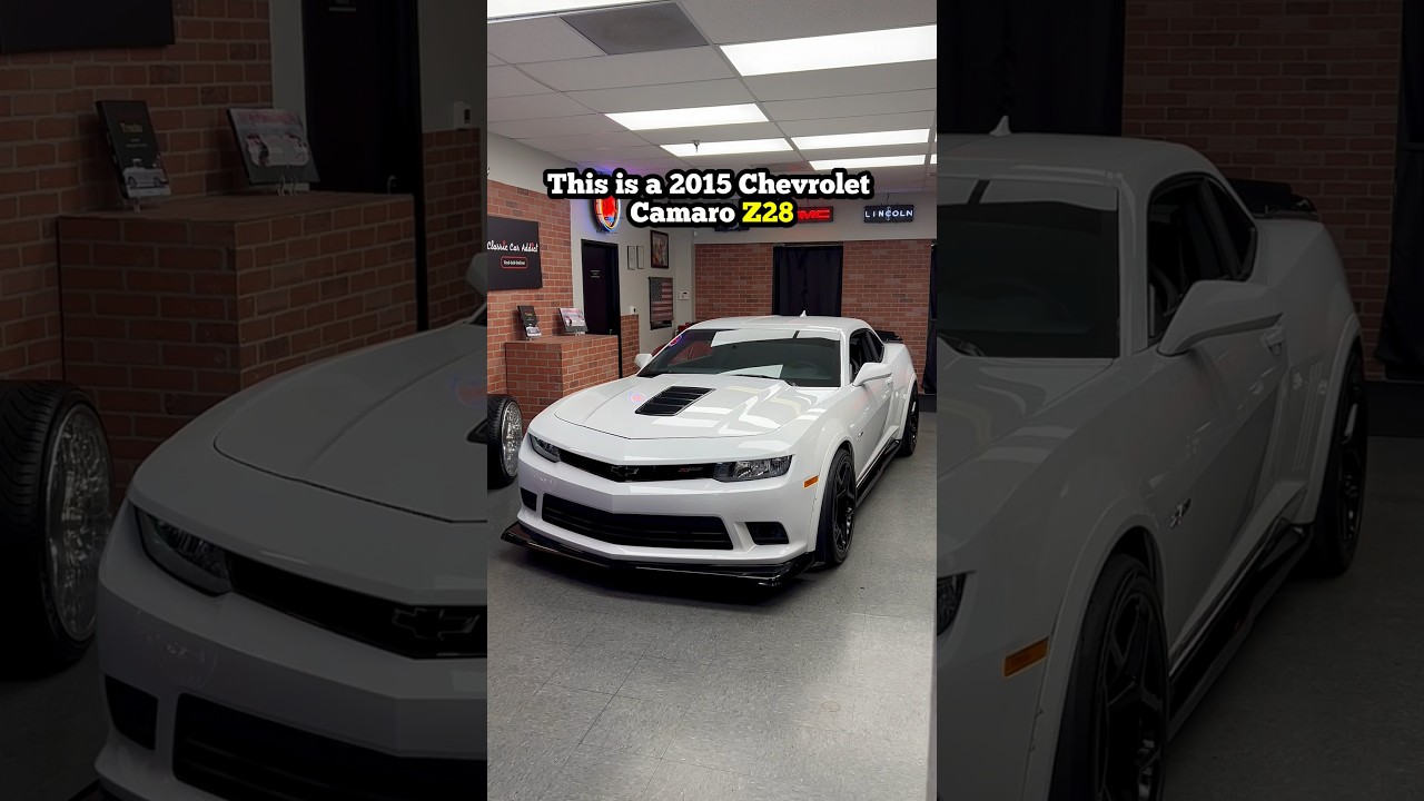 Большой плохой Chevrolet Camaro Z28 2015 года