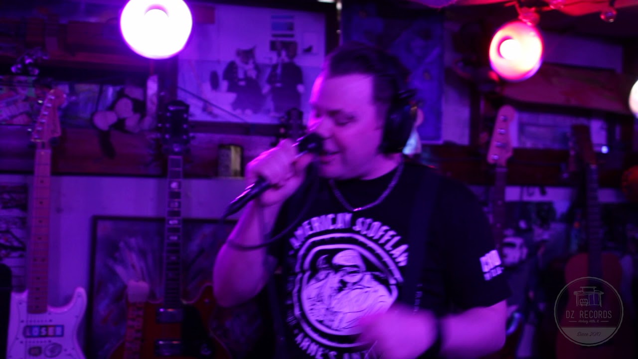 Old News by The Blackwoodz (Live at DZ Records)