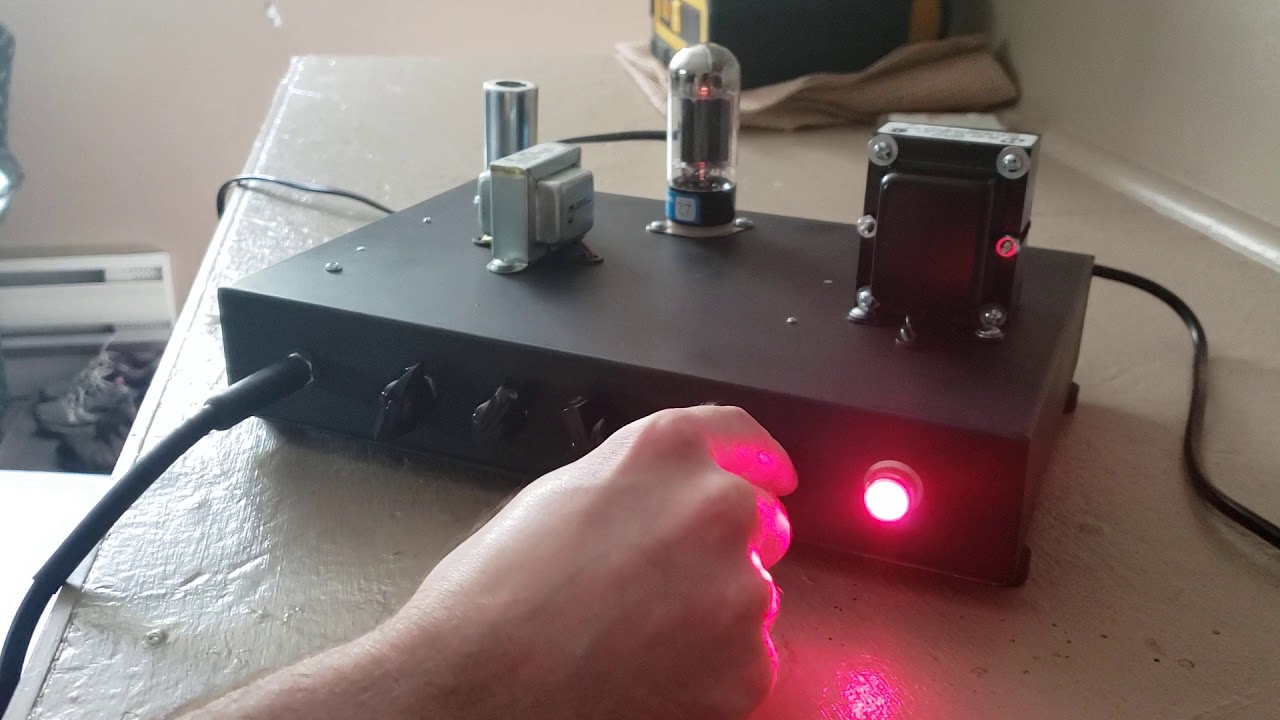 Fender Princeton 5F2A Clone - Demo