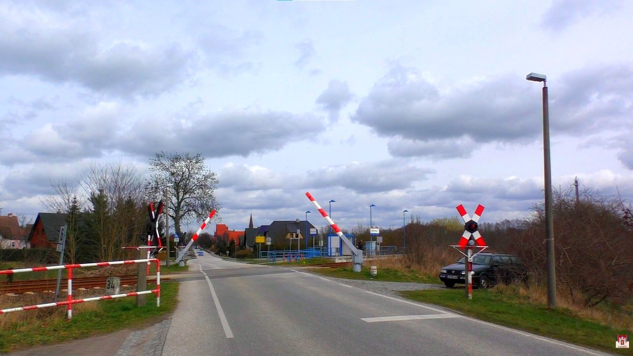 WSSB-Bahnübergang Giesendorfer Weg HP Pritzwalk West Blinklicht DDR | Level Crossing Germany GDR