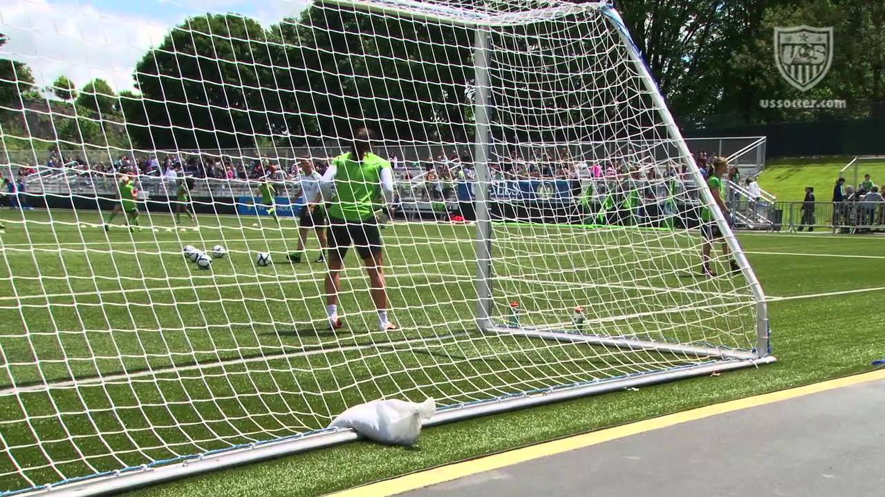 Hope Solo: Emerald City 'Keeper [Back Home]
