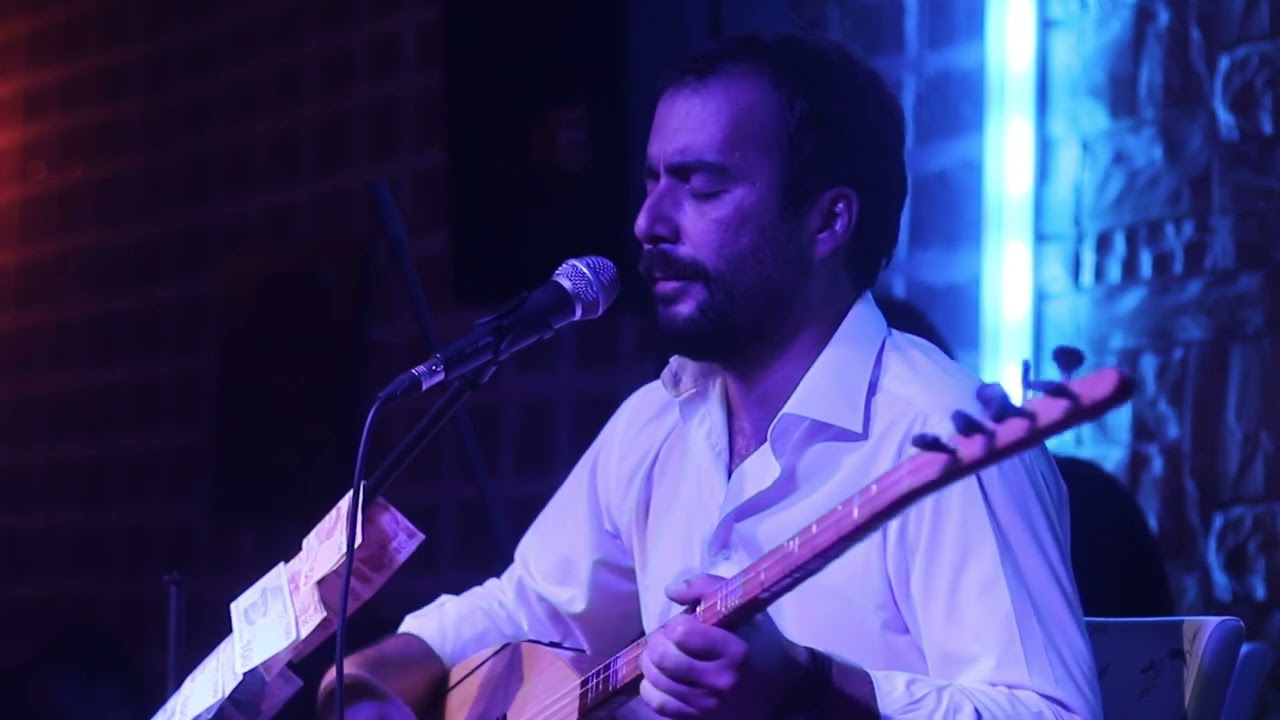 Hulusi G&ouml;kmeşe   Dağlar Duman B&ouml;yle  Canlı Performans
