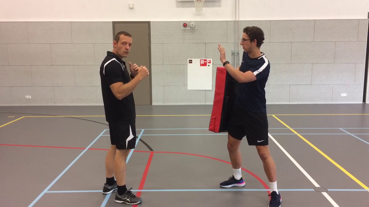 Gymles: Zelfverdediging 5: Kickboxen 1: Basistraptechnieken