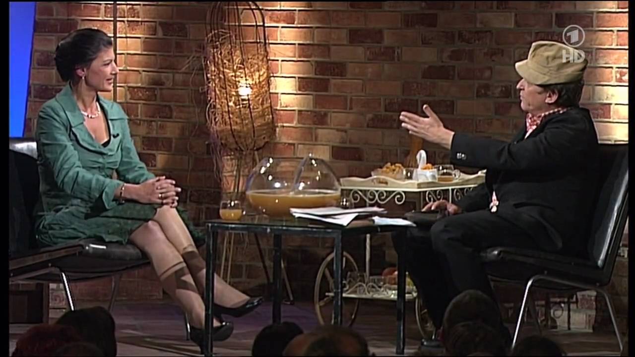 Sahra Wagenknecht (1/2) bei Pelzig unterhält sich 20.05.2010 - HD - Part 5 / 9