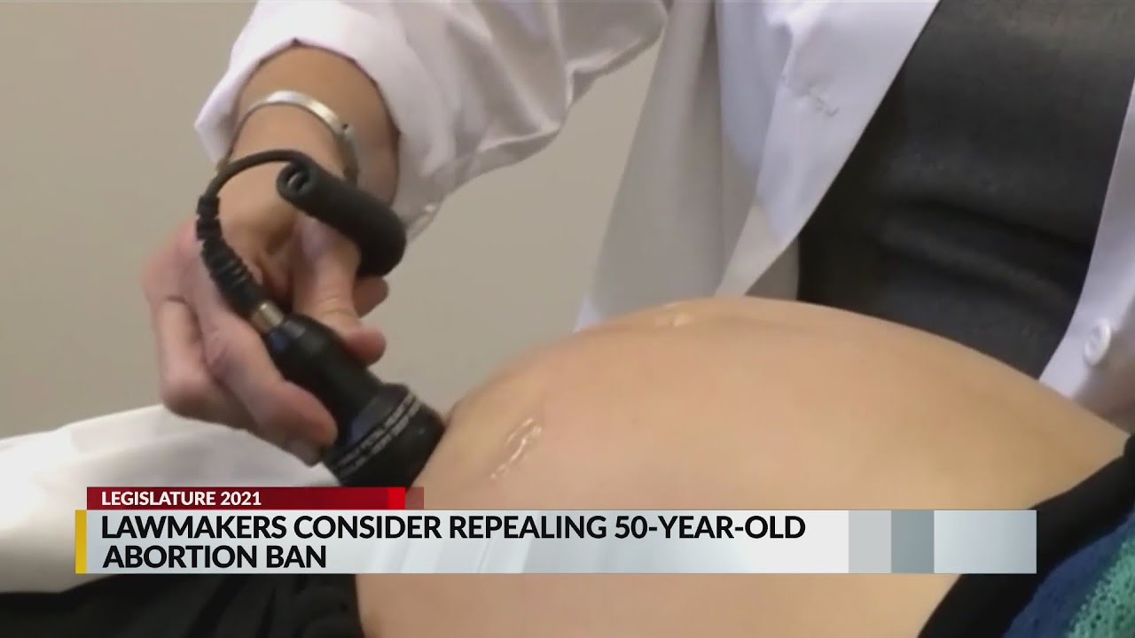 State lawmakers discuss bill to repeal state's abortion ban
