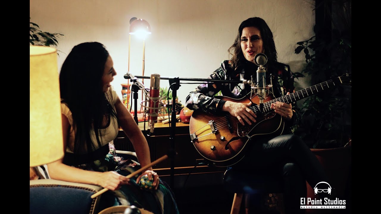 Malena Muyala Feat Charo Bogarín - Luz
