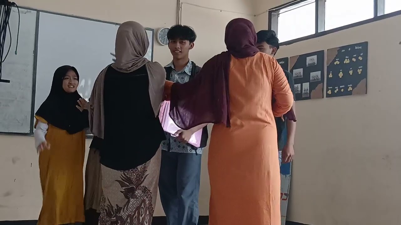 Drama sunda kelompok 1 || Gara gara hutang