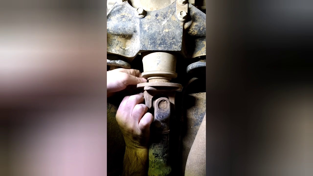 החלפת מחזיר שמן אחורי בתיבת העברה סוזוקי גרנד ויטרה 2008 2.0