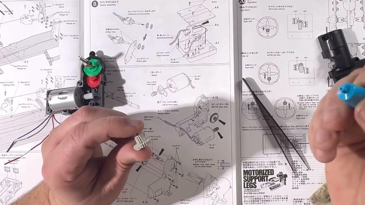 Tamiya 1/14. Support motorised legs 56505. Préparation du kit. Montage. 